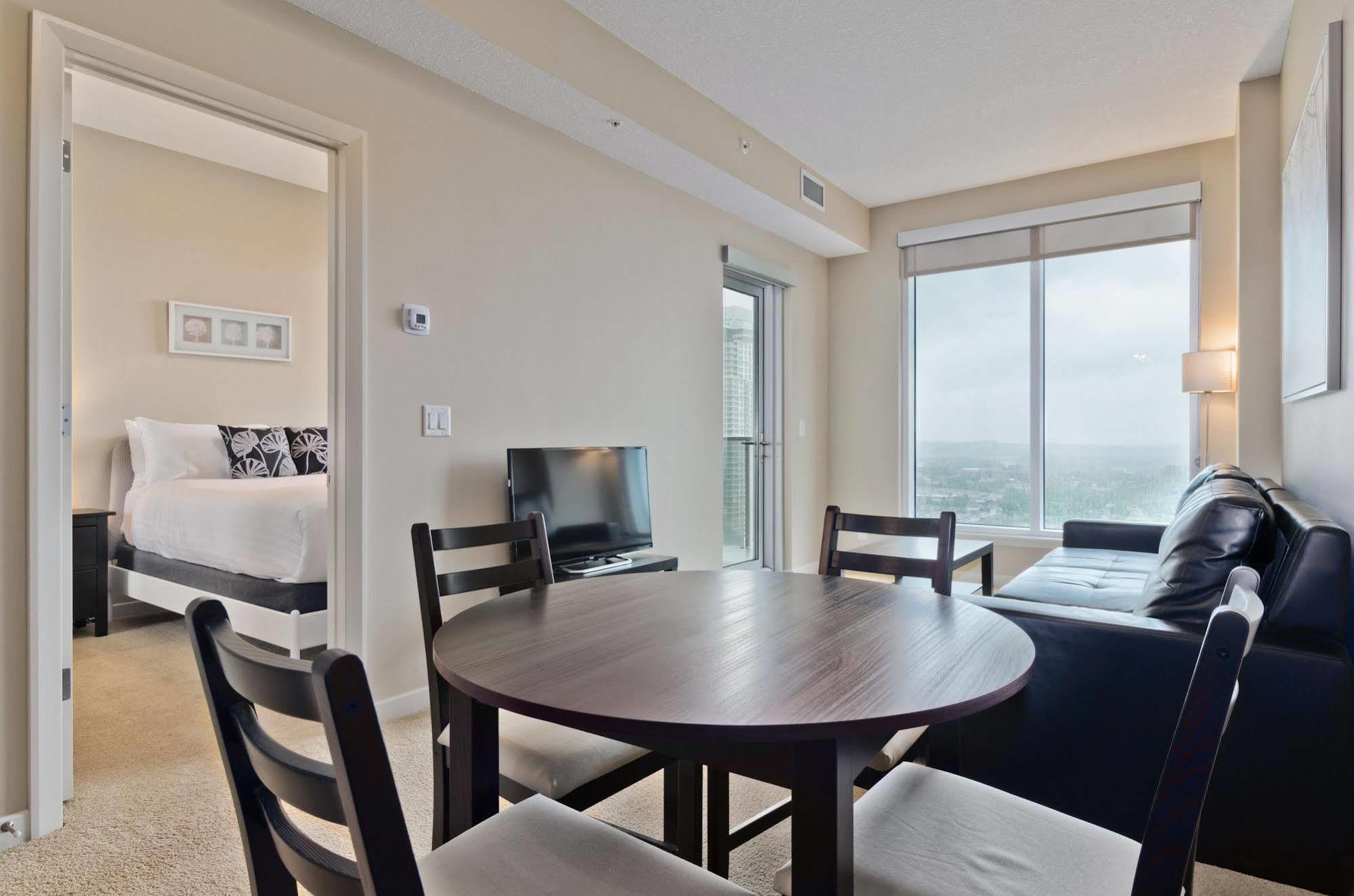 Executive Suites By Roseman - Alura Calgary Bagian luar foto