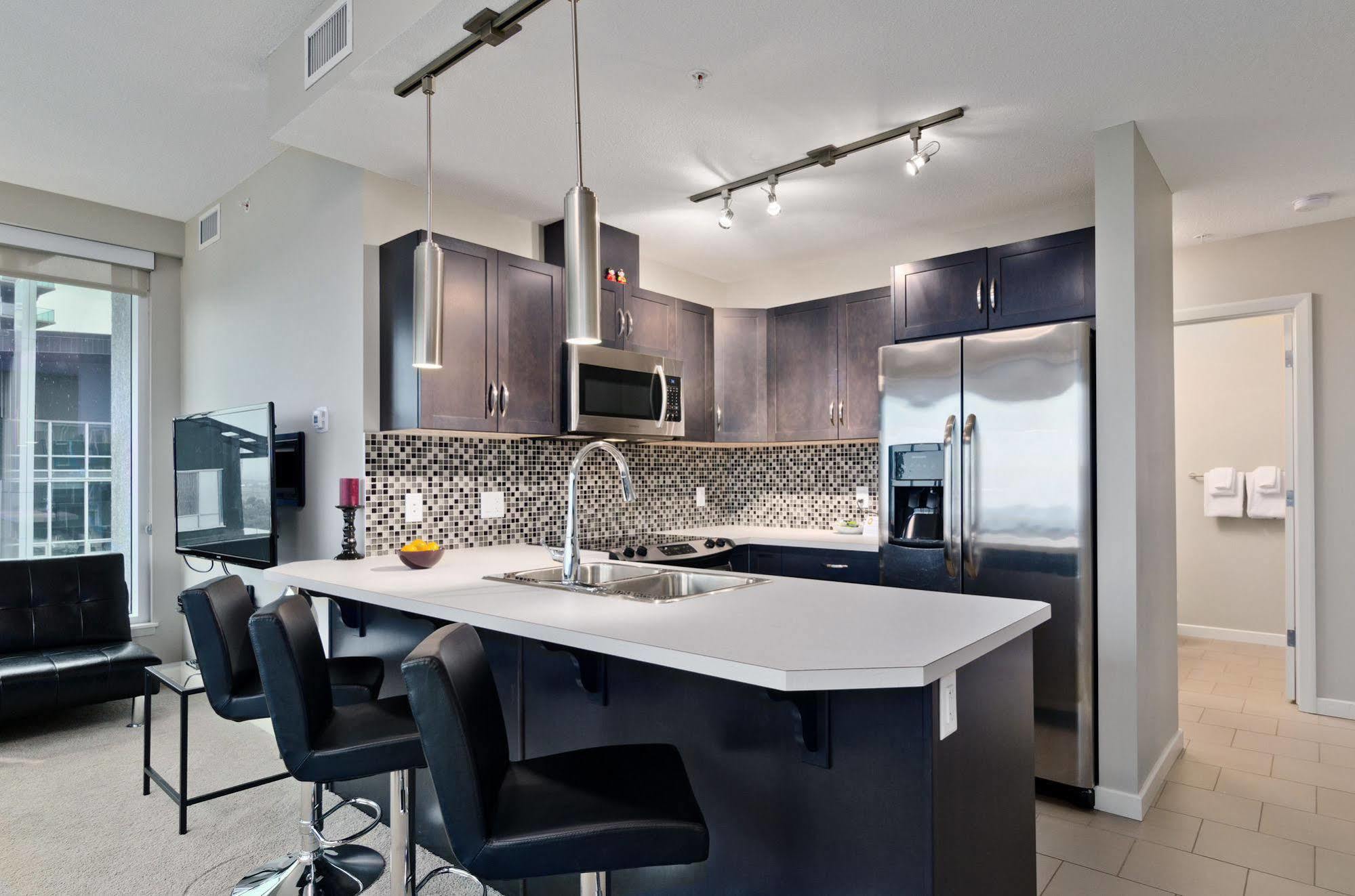 Executive Suites By Roseman - Alura Calgary Bagian luar foto