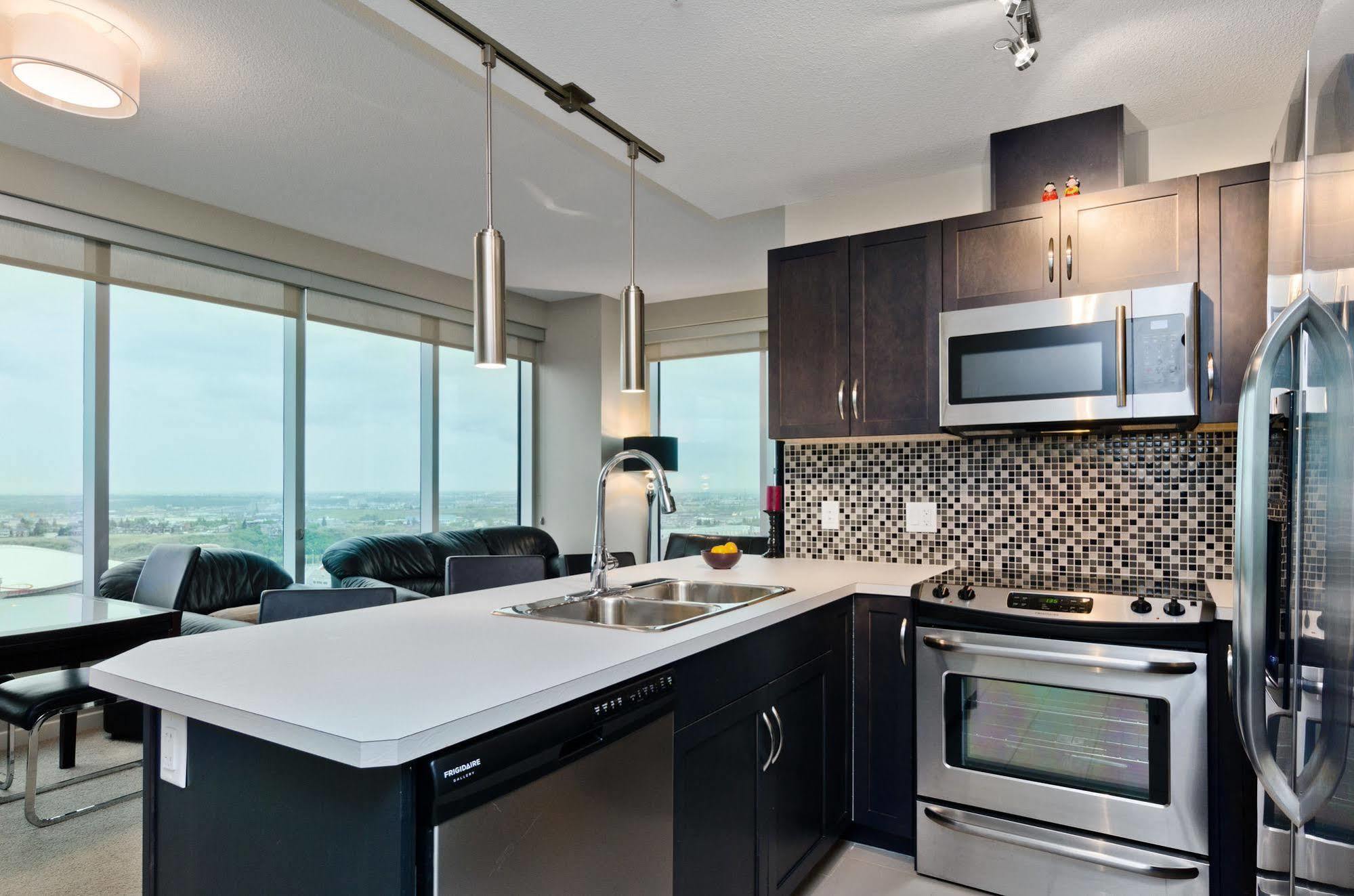 Executive Suites By Roseman - Alura Calgary Bagian luar foto